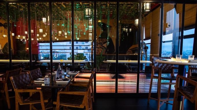 Dining Destinations in Guwahati : the maroon room