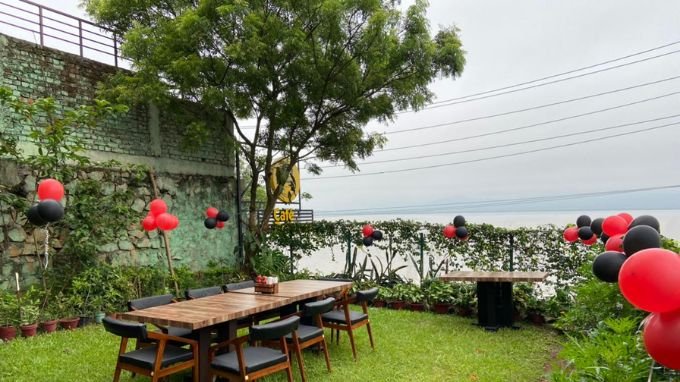 Dining Destinations in Guwahati : cafe-bellevue