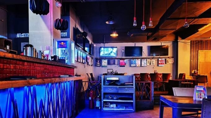 Parties and Pubs in Guwahati : bulls and beer